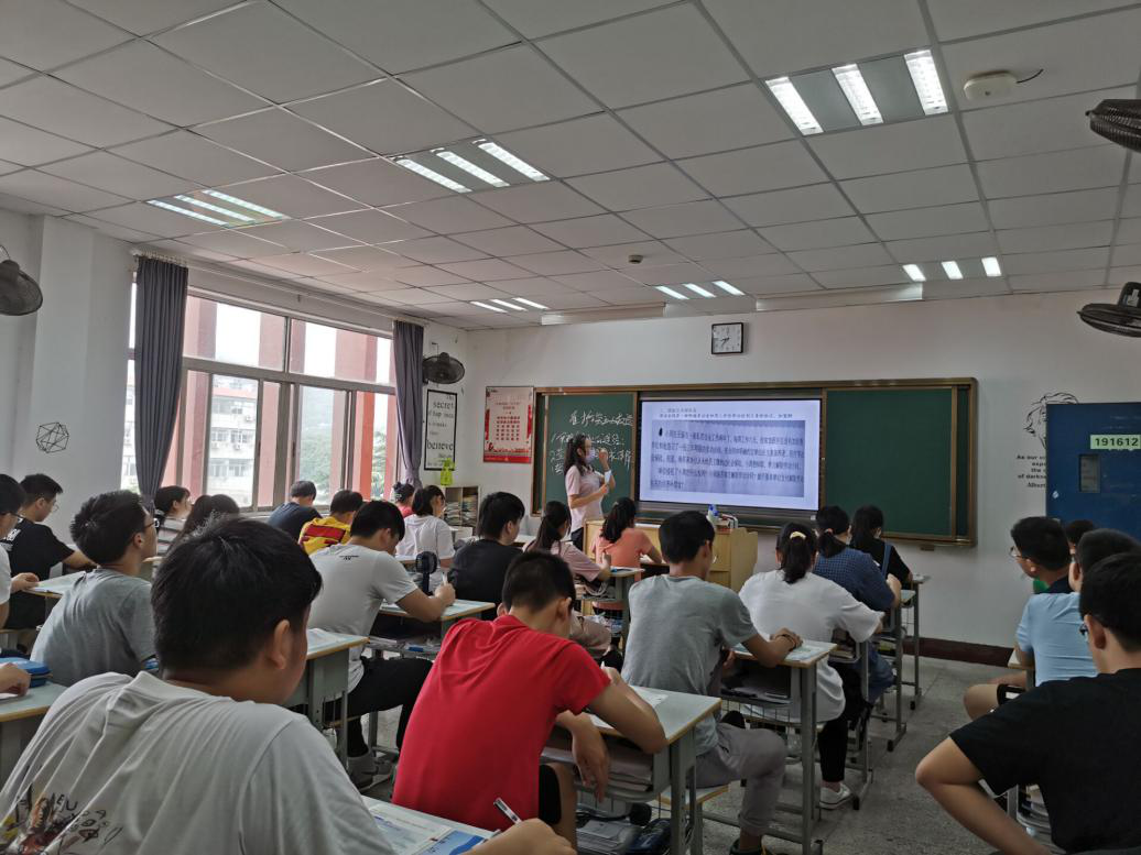 马克思主义学院开展院级公开课活动