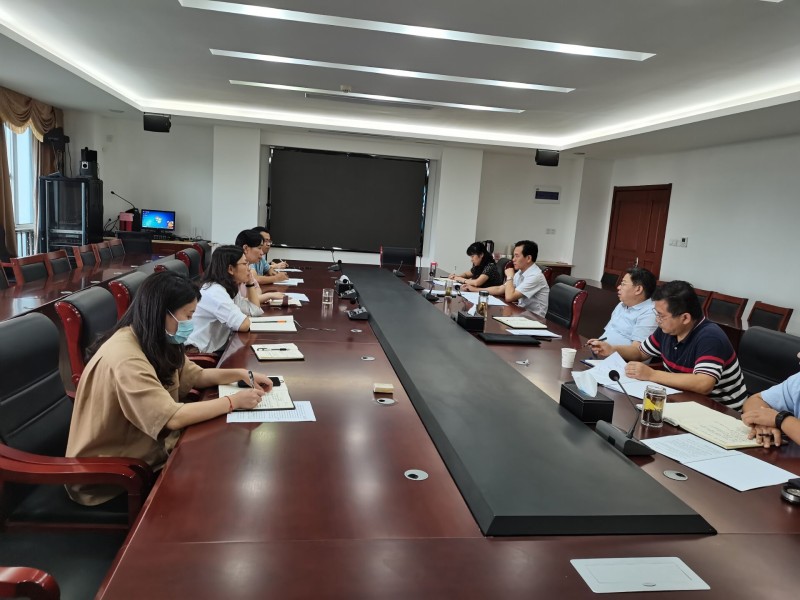 学校党委书记、校长李虎深入教务处调研指导