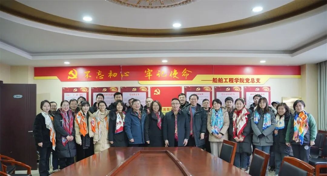 校工会随同校领导开展新学期走访慰问活动