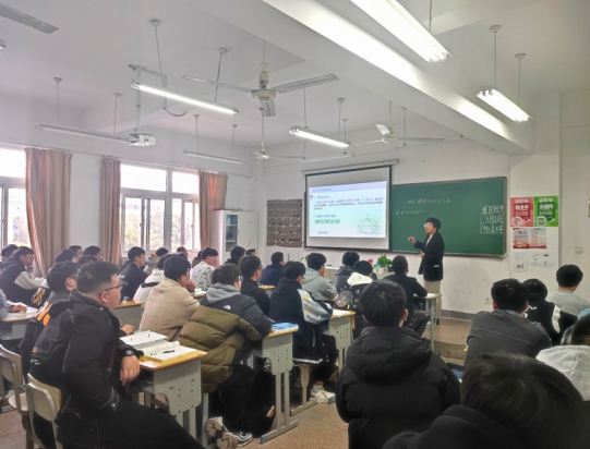 展课堂风采  促教师成长