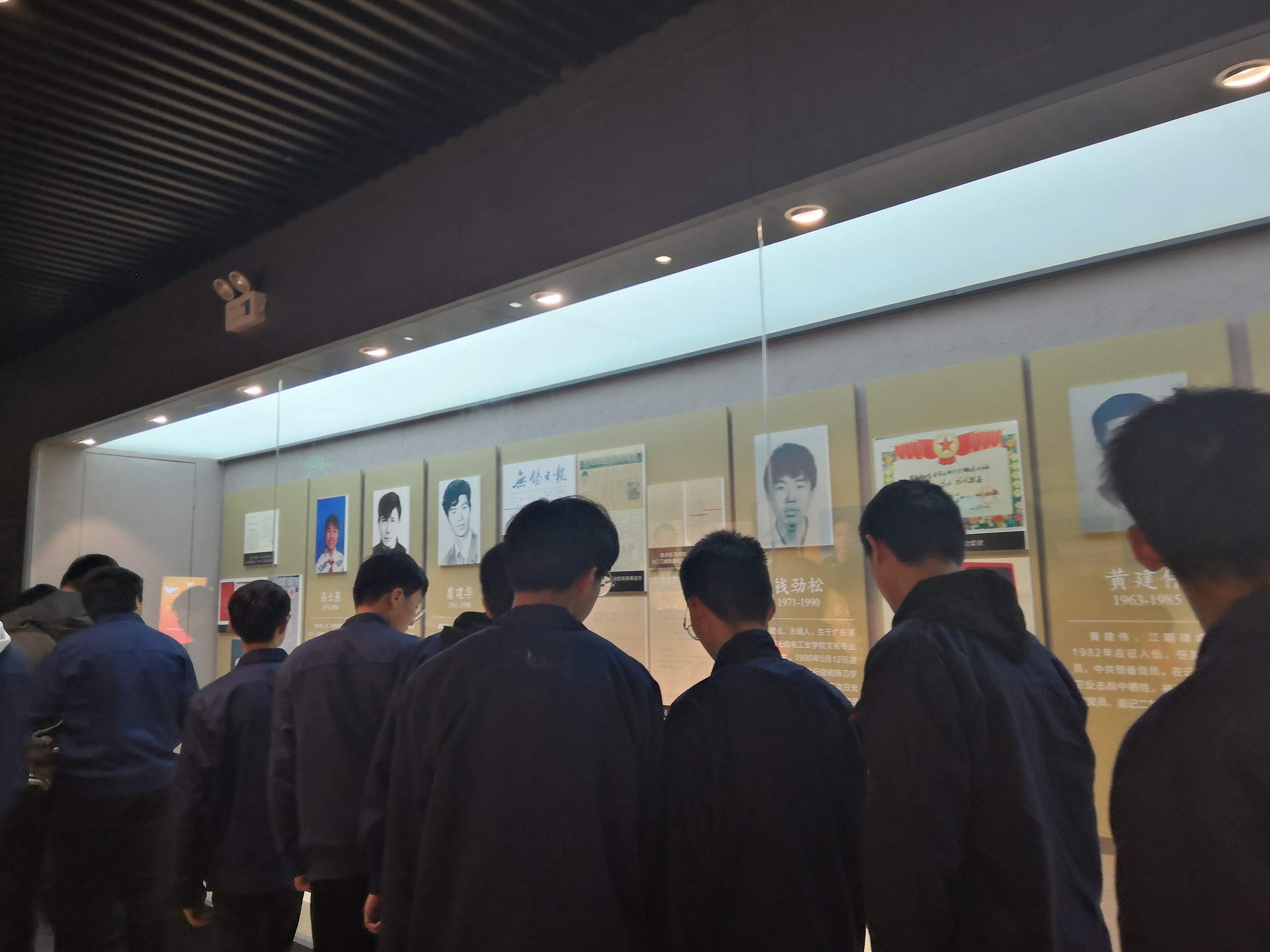 1554345915601015710.jpg 4.4清明活动1.jpg