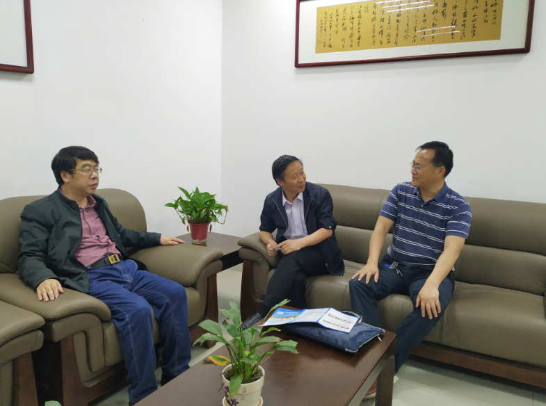 学校深入江阴市中学进行招生宣传